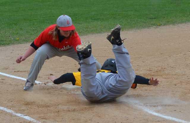 Dawson tags out 23 on third