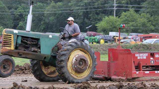CR Tractor Pull