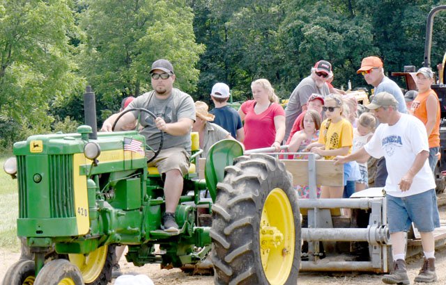 RVR_TRACTOR_Dylan Varo