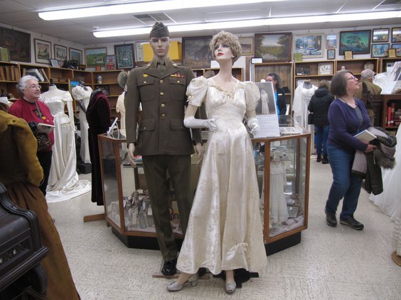 Brewer Library holds anniversary celebration