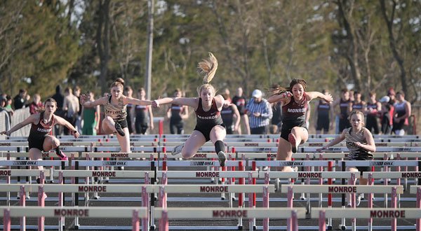 s041622_girls-100-hurdles