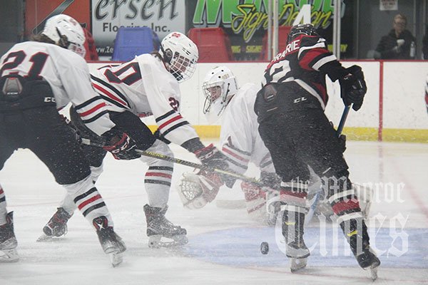 s012823_monroe-hockey-defense
