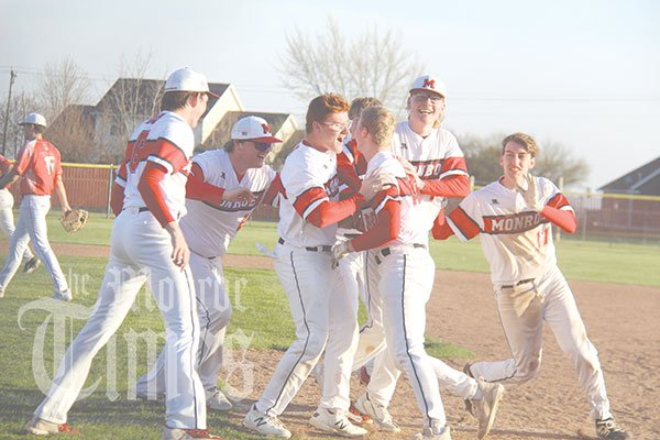 s050323_keatin-walk-off