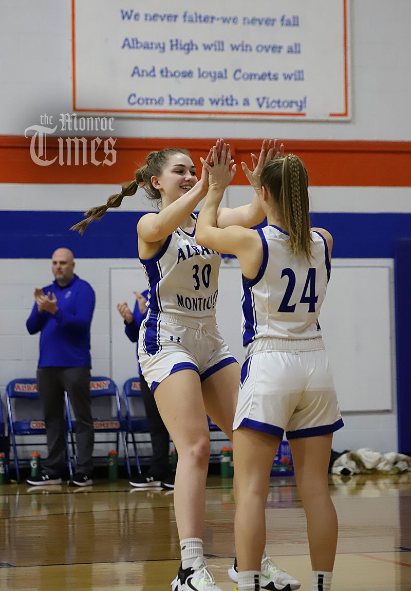 Anna-Ellinger-and-Molly-Olson.jpg