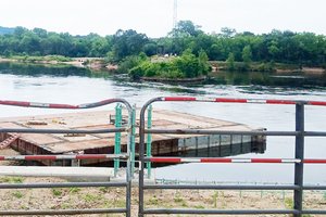 Barge near Sauk Bridge constr paddler safety issue