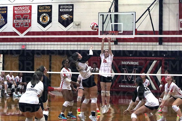 Holly Carpenter volleyball