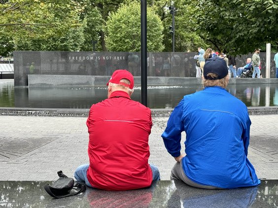 IMG_1797.jpg Badger Honor Flight