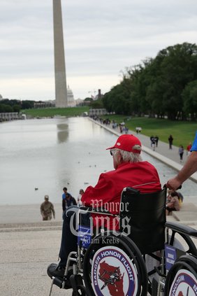 P2417762.jpg Badger Honor Flight