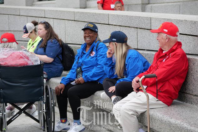 P2428058.jpg Badger Honor Flight