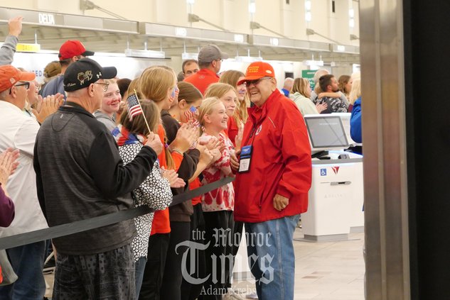 P2428682.jpg Badger Honor Flight