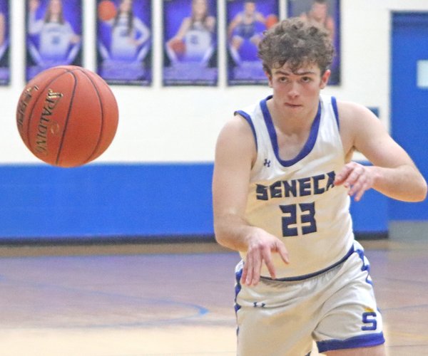 Carson Sime passing to Hunter Hagensick