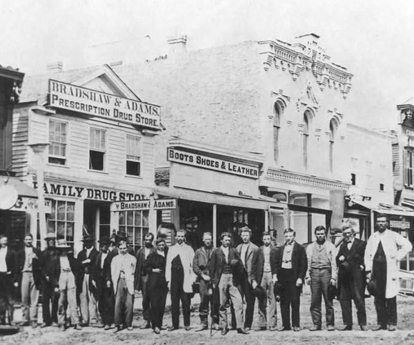 Arts, music and a ‘King’ of the Square