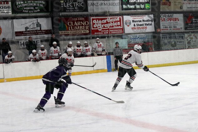 Stoughton surges in 2nd period to topple Monroe