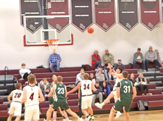 Ashton Landt off balance fadeaway vs W-S