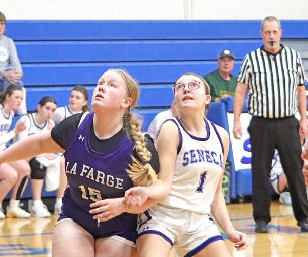 Zoey Aspenson rebound vs La Farge