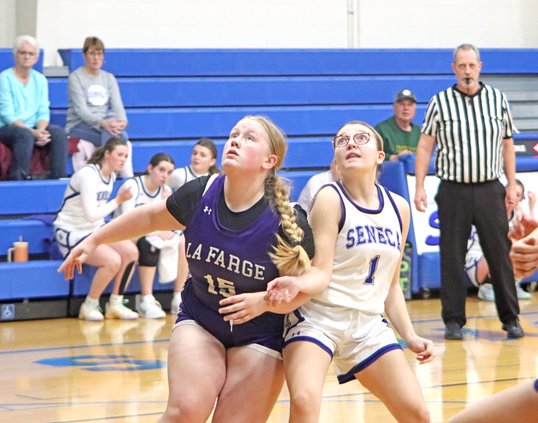 Zoey Aspenson rebound vs La Farge
