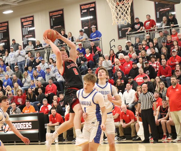 Blue Jays stun Redbirds 64-56