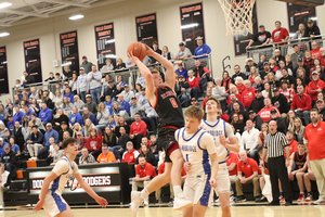 Blue Jays stun Redbirds 64-56