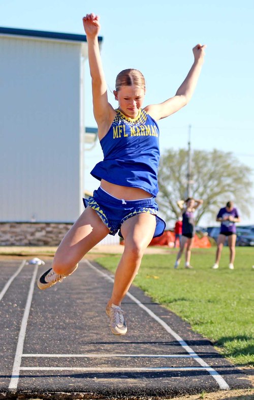 MFLMM Girls Track 4/22_02