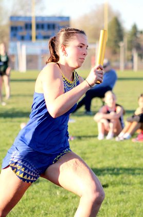 MFLMM Girls Track 4/22_01