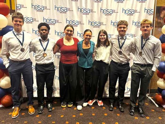 NGHS students excel at state leadership conference