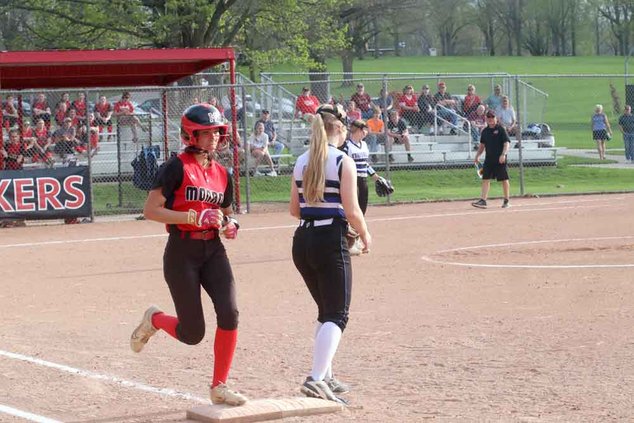 Monroe blows out Evansville, hosts annual tourney