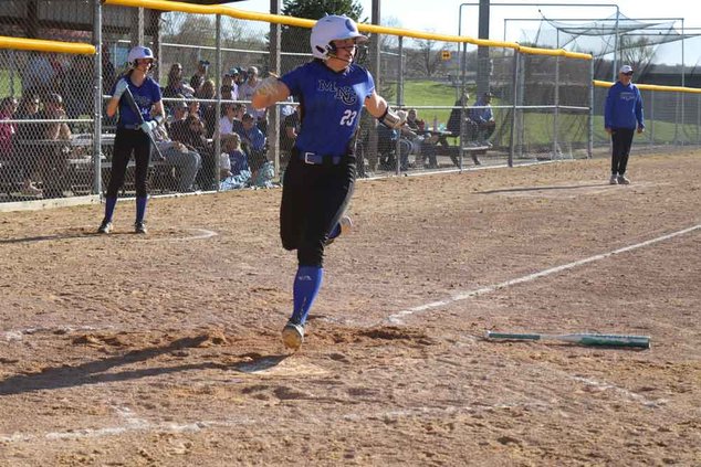 MNG improves to 9-1, Jubany trips Eagles