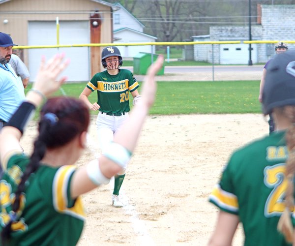 Isabella Bunders Home Run 1 2026