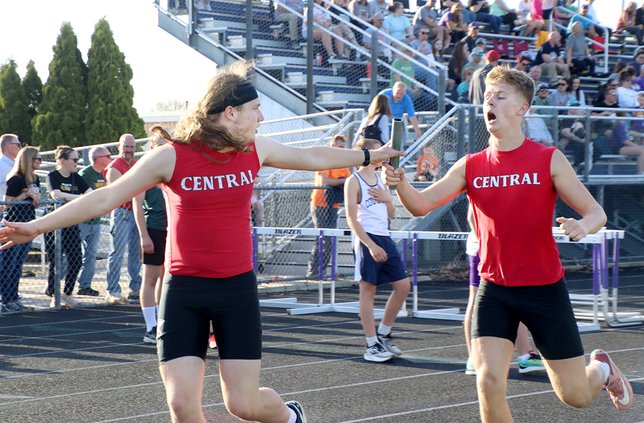 Central Boys Track 4/29_02
