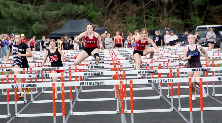 Central Girls Track 4/29_01
