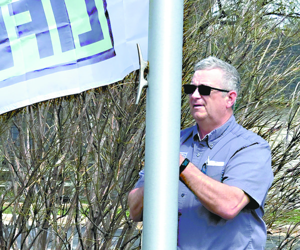 Donate Life flag raised by Joe Morovitz