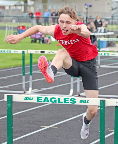 Central Boys Track 5/6_02