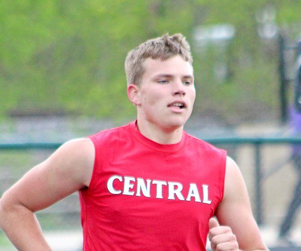 Central Boys Track 5/6_01