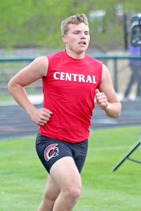 Central Boys Track 5/6_01