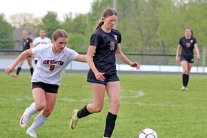 MFLMM Girls Soccer 5/13_02