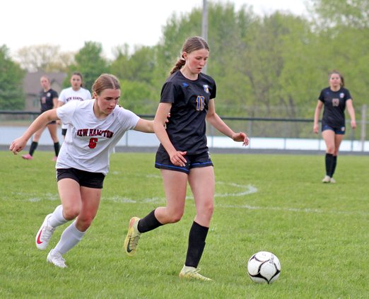 MFLMM Girls Soccer 5/13_02