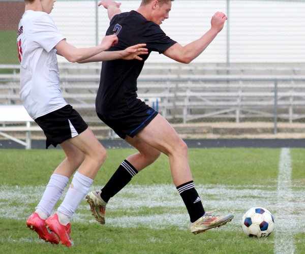MFLMM Boys Soccer 5/13_01