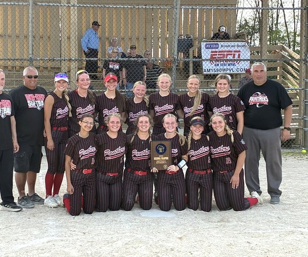 Iowa–Grant softball regional champs
