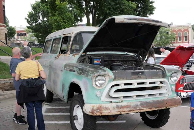 Cars on the Square