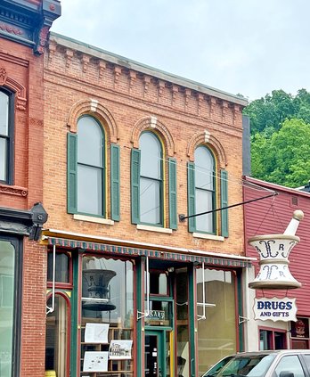 McGregor Pharmacy Building