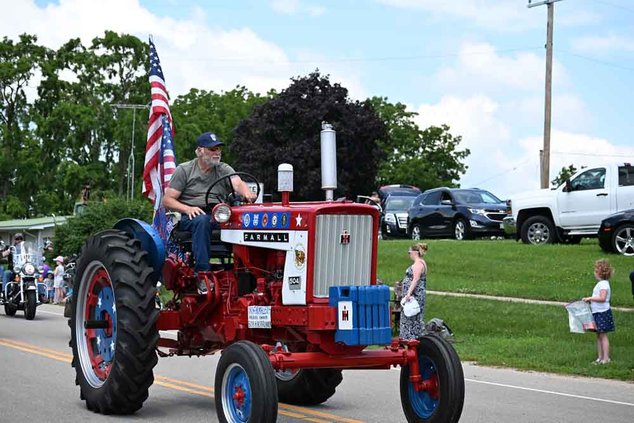 Wiota Parade 250