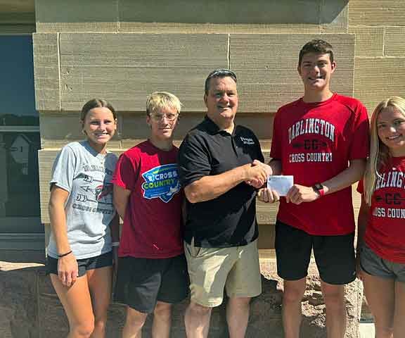 Redbirds Cross Country Donates to the Friendship Fund