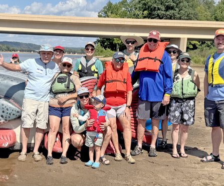 FLOW AM PIC 1: GROUP PADDLE
