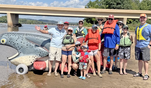 FLOW AM PIC 1: GROUP PADDLE