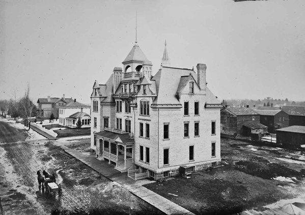 Ludlow Hotel