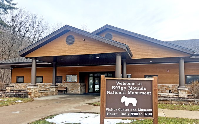 Effigy Mounds Visitor Center